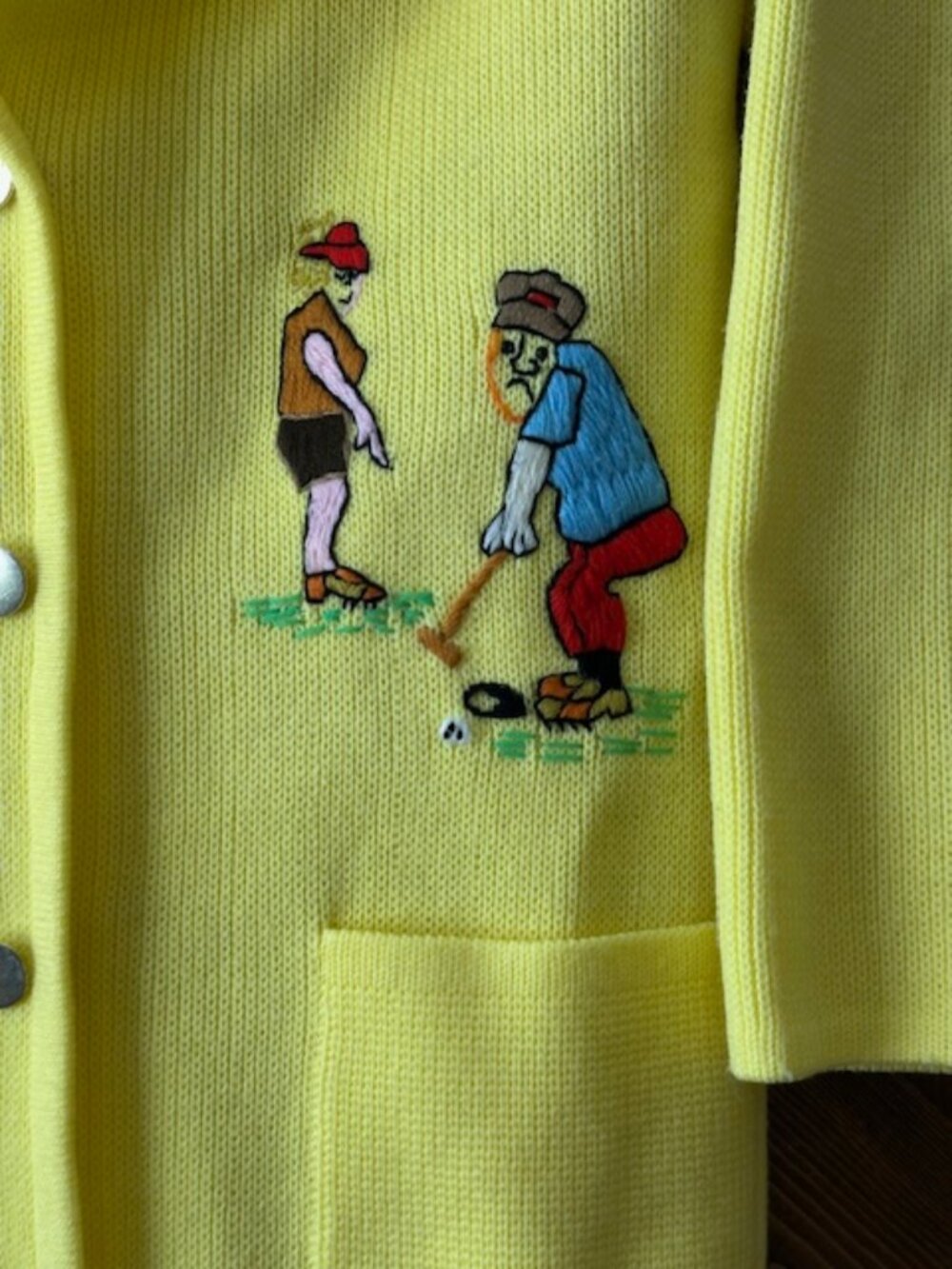 Andrew Aresti Vintage 1950's Golf Embroidered Cardigan Sweater Womens Yellow S - Picture 4 of 15